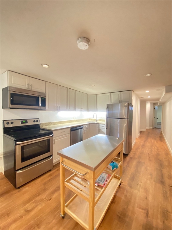 2 bed, 1 bath apartment for rent at 1518 Commonwealth Ave Unit 1, Boston — photo 1 of 9