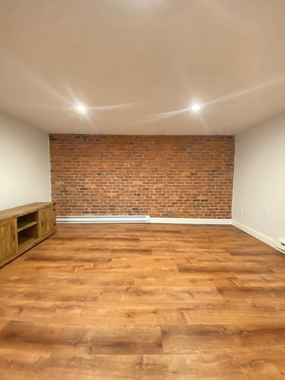 2 bed, 1 bath apartment for rent at 1518 Commonwealth Ave Unit 1, Boston — photo 4 of 9