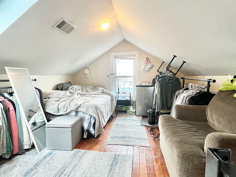 6 bed, 2 bath apartment for rent at 152-154 Parker Hill Ave Unit 2, Mission Hill — photo 14 of 17