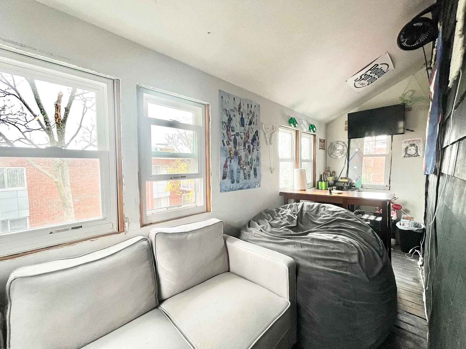 6 bed, 2 bath apartment for rent at 152-154 Parker Hill Ave Unit 2, Mission Hill — photo 8 of 17