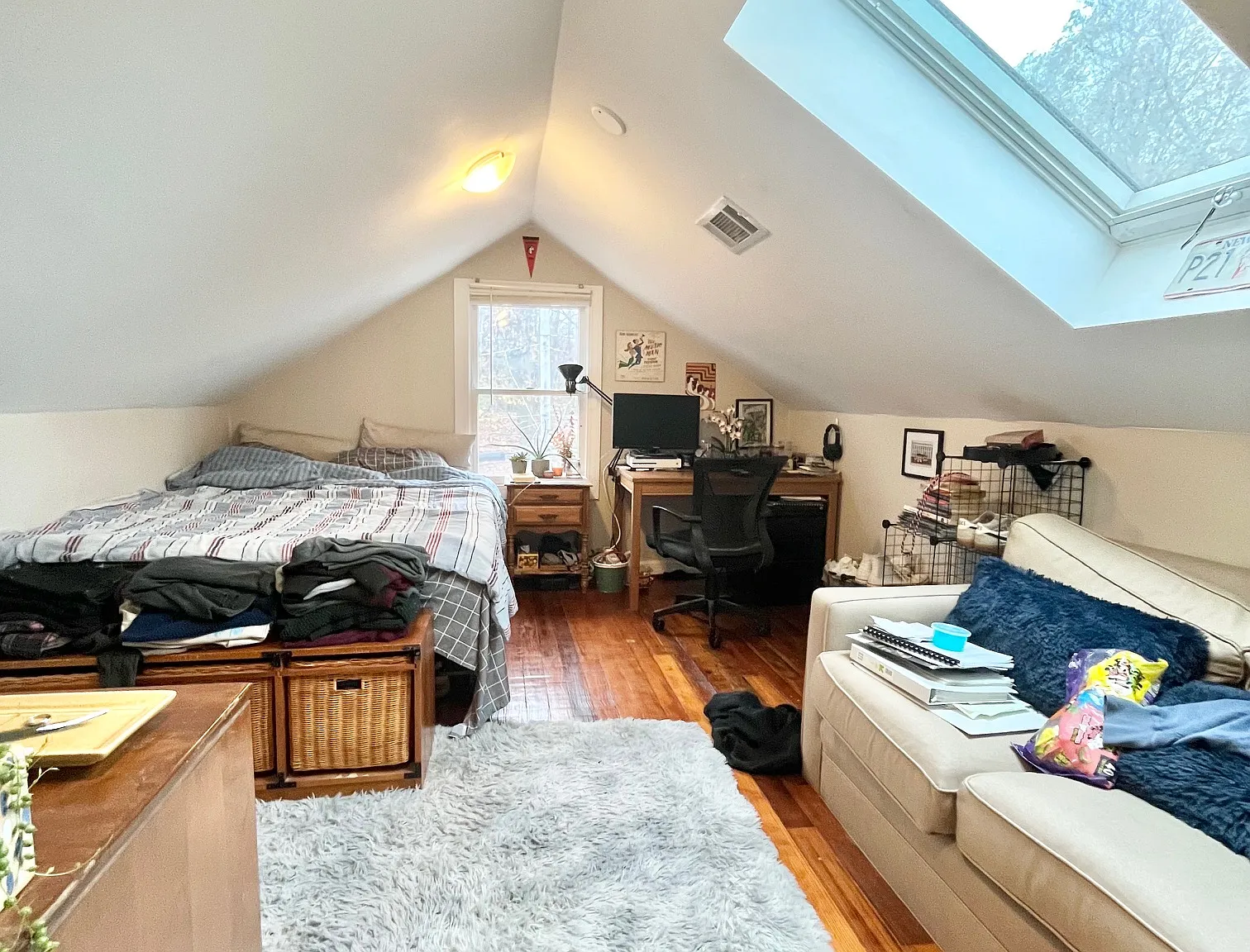 6 bed, 2 bath apartment for rent at 152-154 Parker Hill Ave Unit 2, Mission Hill — photo 11 of 17