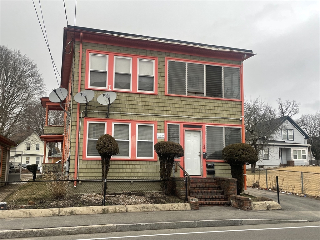 3 bed, 1 bath apartment for rent at 152 Ames Unit 1, Brockton — photo 1 of 10