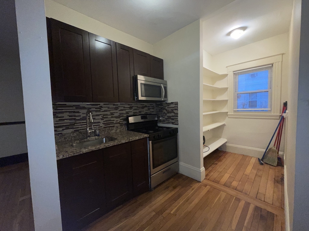 3 bed, 1 bath apartment for rent at 152 Ames Unit 1, Brockton — photo 9 of 10