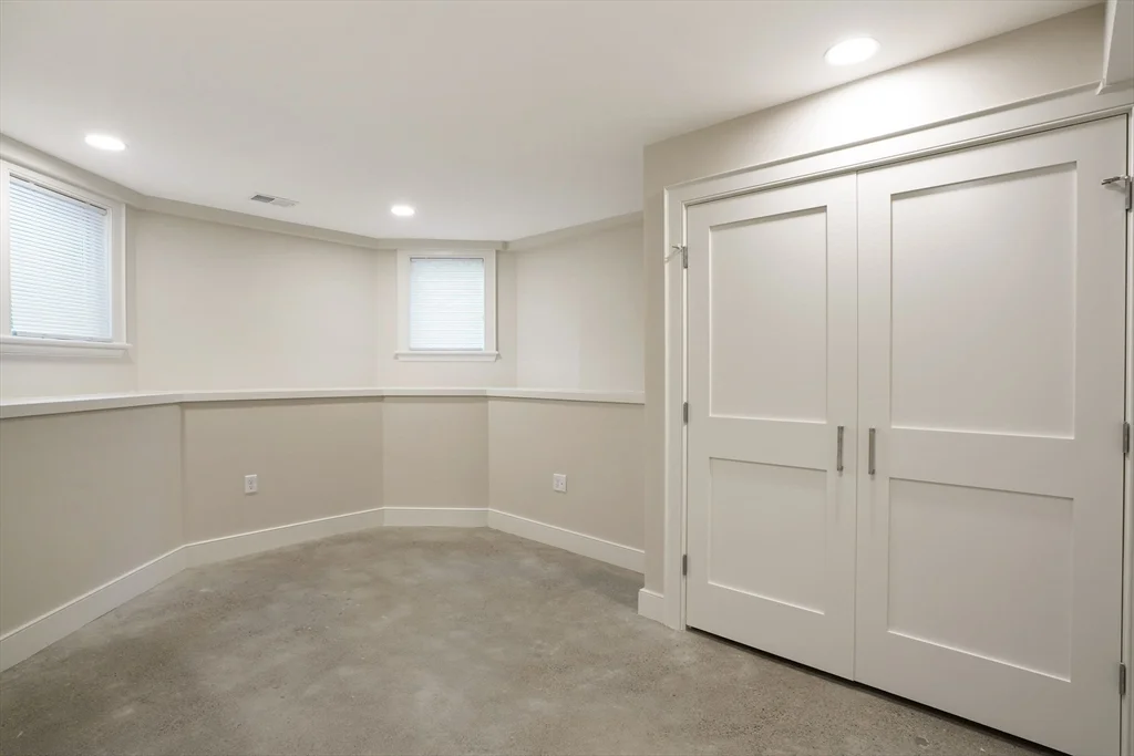 5 bed, 3 bath apartment for rent at 152 Clark Rd Unit SF, Brookline — photo 24 of 26