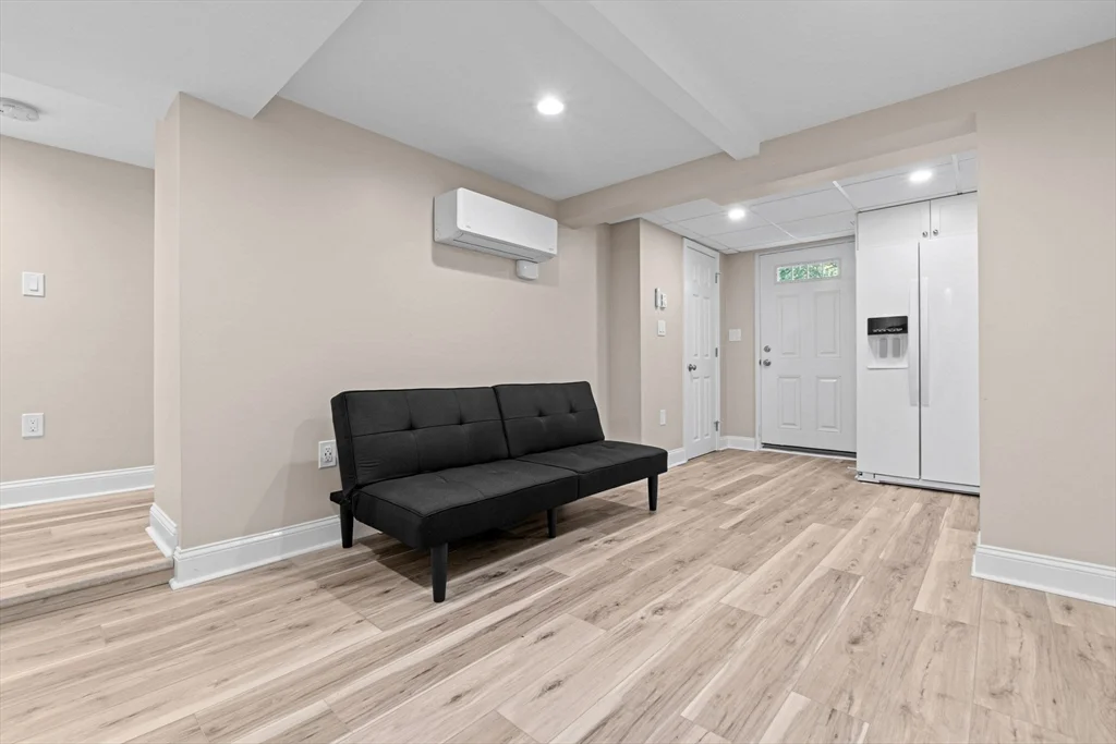1 bed, 1 bath apartment for rent at 152 Glen St Unit A, Rowley — photo 11 of 17
