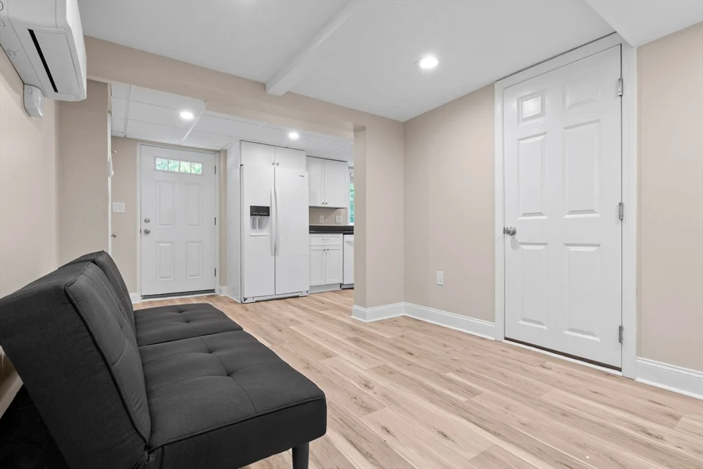 1 bed, 1 bath apartment for rent at 152 Glen St Unit A, Rowley — photo 10 of 17