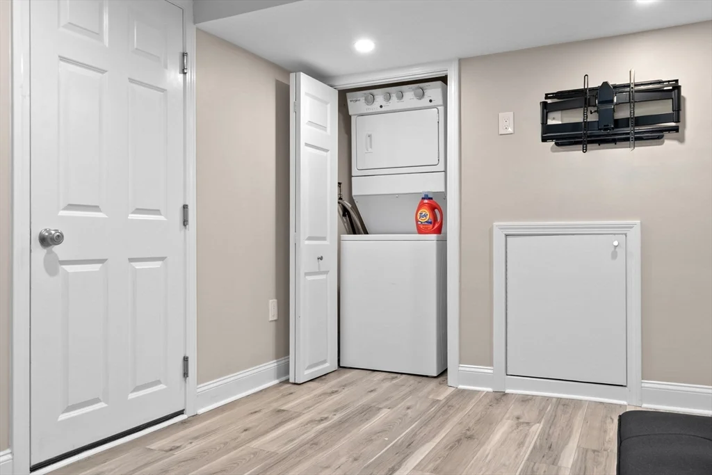 1 bed, 1 bath apartment for rent at 152 Glen St Unit A, Rowley — photo 12 of 17