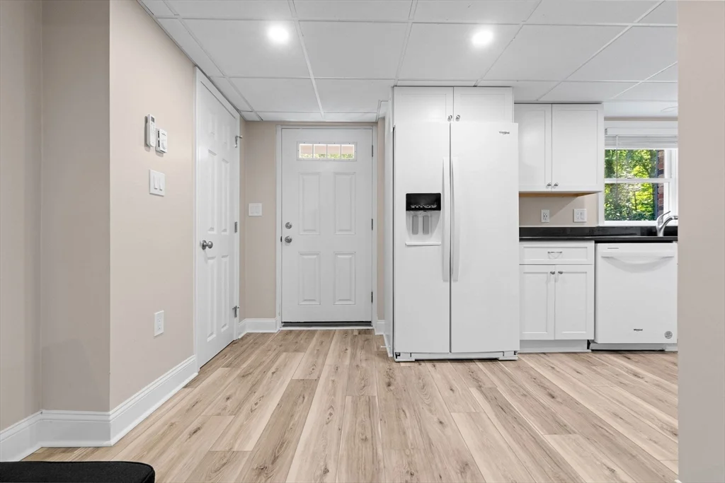 1 bed, 1 bath apartment for rent at 152 Glen St Unit A, Rowley — photo 8 of 17