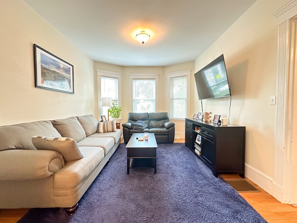 3 bed, 1 bath apartment for rent at 152 Homes Ave Unit 1, Dorchester — photo 6 of 19