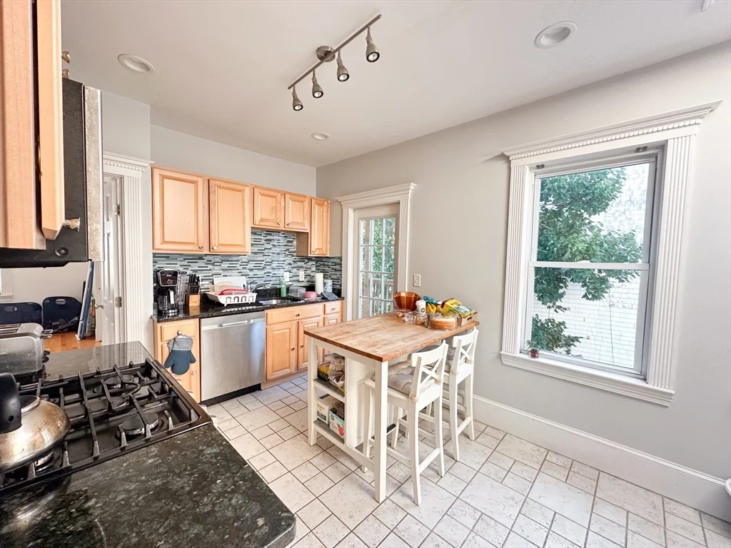 2 bed, 1 bath apartment for rent at 152 Homes Ave Unit 3, Dorchester — photo 8 of 22