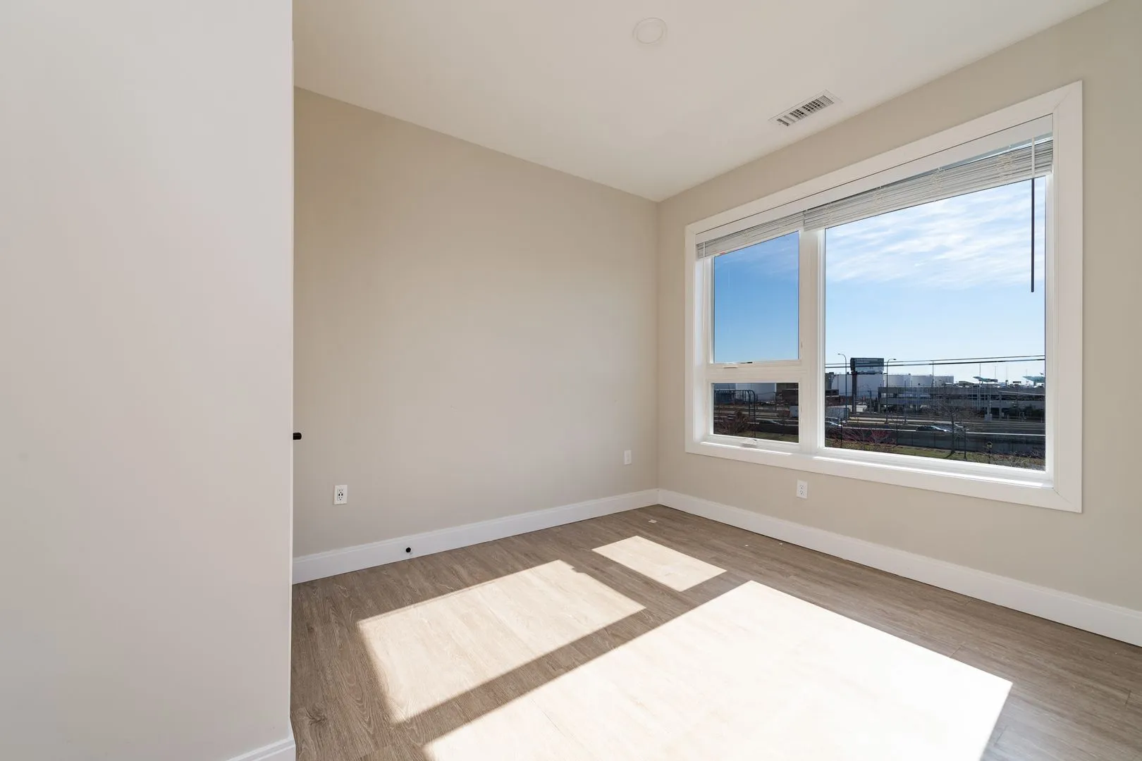 Studio bed, 1 bath apartment for rent at 152 Liverpool St Unit 305, East Boston — photo 4 of 9