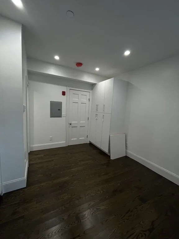 Studio bed, 1 bath apartment for rent at 152 Mt Vernon St Unit Studio, Beacon Hill — photo 3 of 7