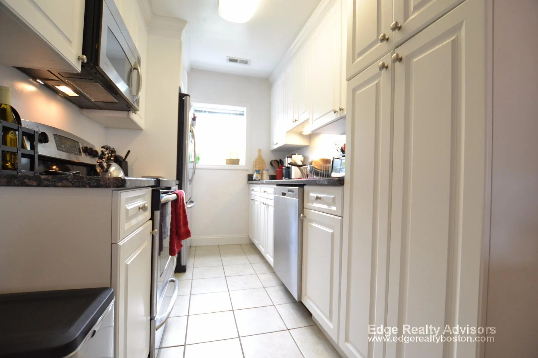 3 bed, 2 bath apartment for rent at 152 Newton St Unit 4, Brighton — photo 11 of 12