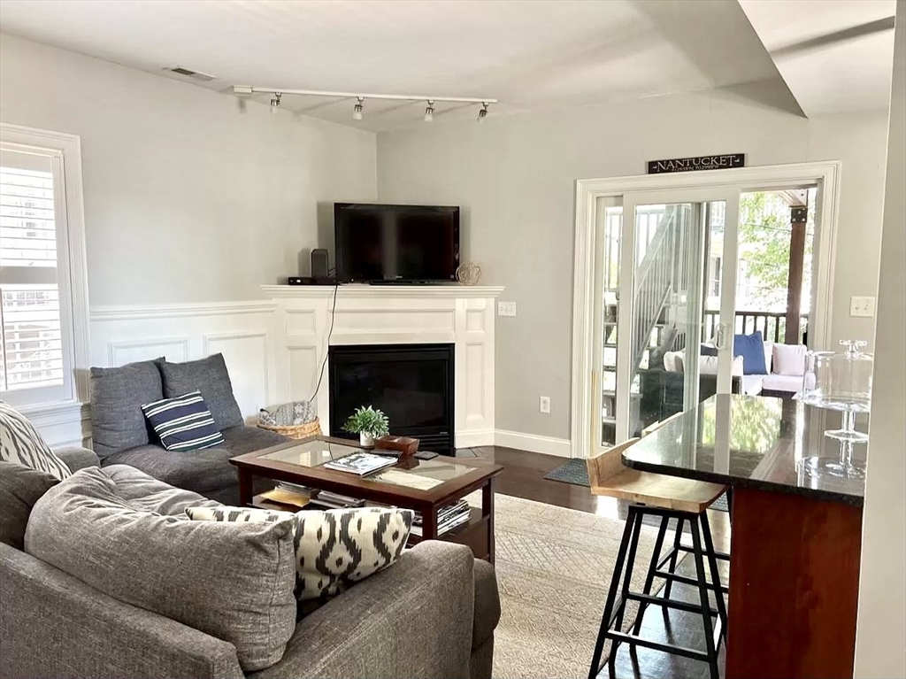2 bed, 2 bath apartment for rent at 152 O St Unit 2, South Boston — photo 5 of 13