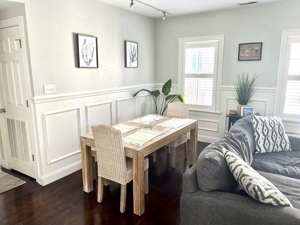 2 bed, 2 bath apartment for rent at 152 O St Unit 2, South Boston — photo 2 of 13
