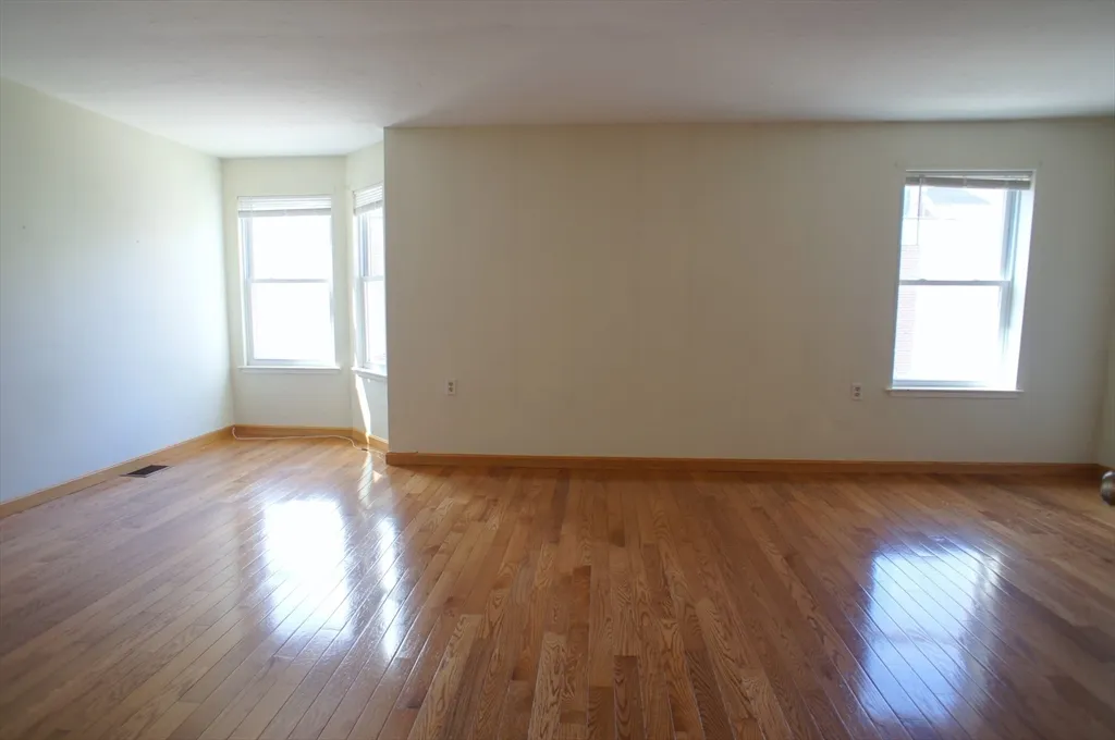 2 bed, 2 bath apartment for rent at 152 Quincy Shore Dr Unit 25, Quincy — photo 11 of 17