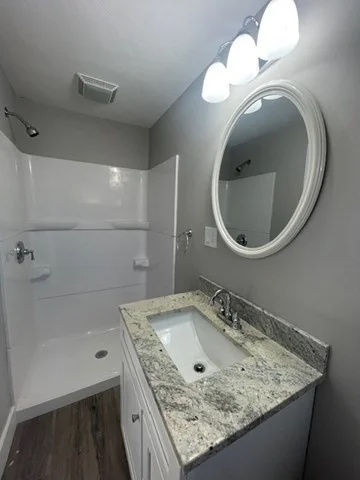 2 bed, 1 bath apartment for rent at 152 S Walnut Unit 1, Quincy — photo 3 of 23