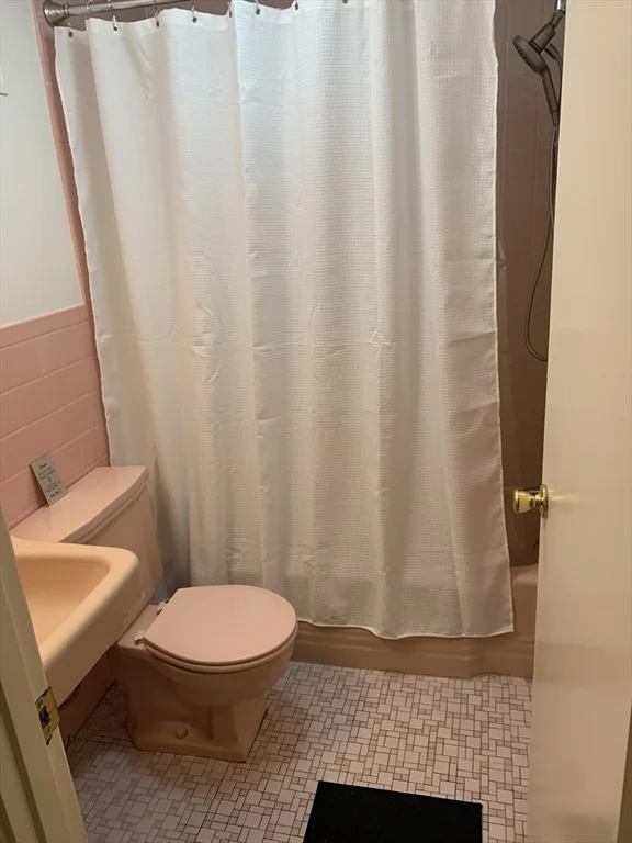 1 bed, 1 bath apartment for rent at 152 Sewall Ave Unit 1, Winthrop Highlands — photo 8 of 12