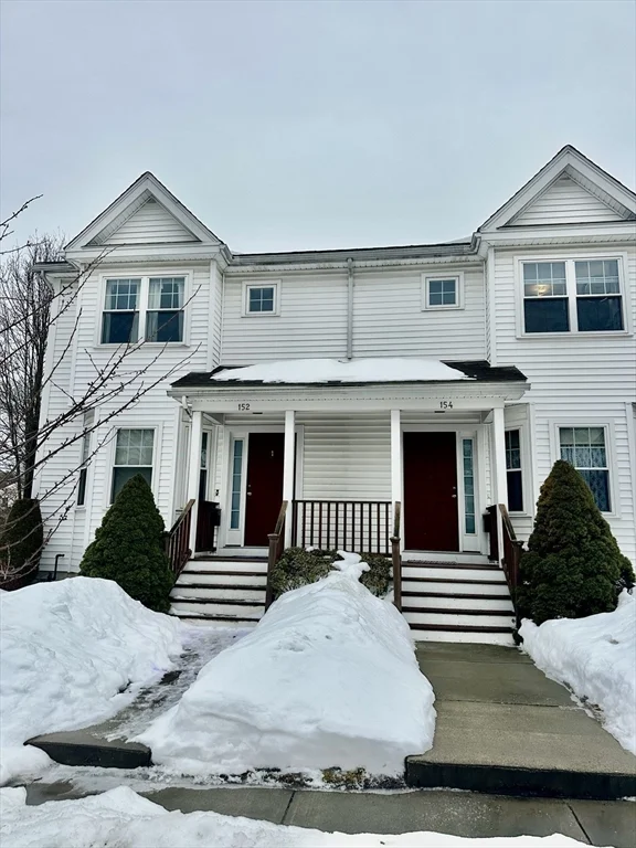 3 bed, 2 bath apartment for rent at 152 Sycamore St Unit 152, Watertown — photo 5 of 7