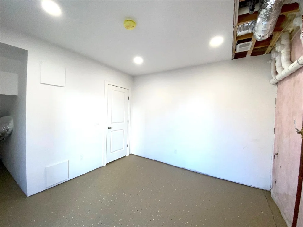 3 bed, 2 bath apartment for rent at 152 W Main St Unit A, Millbury — photo 32 of 33