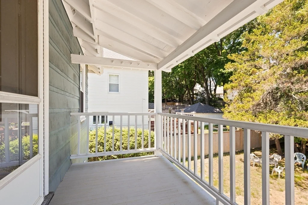 2 bed, 1 bath apartment for rent at 1521 Centre St Unit 1, West Roxbury — photo 9 of 9