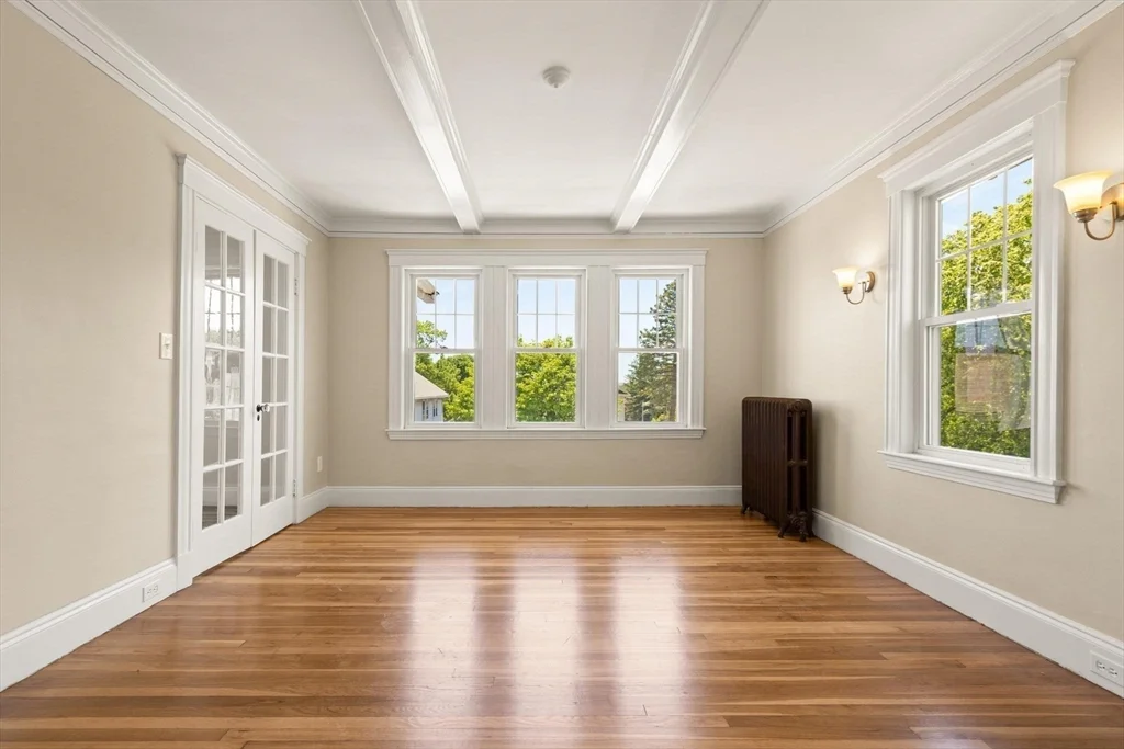 2 bed, 1 bath apartment for rent at 1521 Centre St Unit 2, West Roxbury — photo 3 of 11