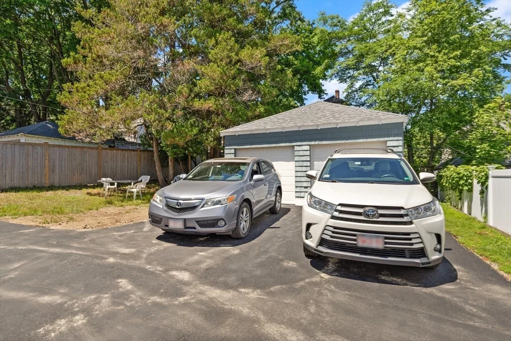 2 bed, 1 bath apartment for rent at 1521 Centre St Unit 2, West Roxbury — photo 11 of 11