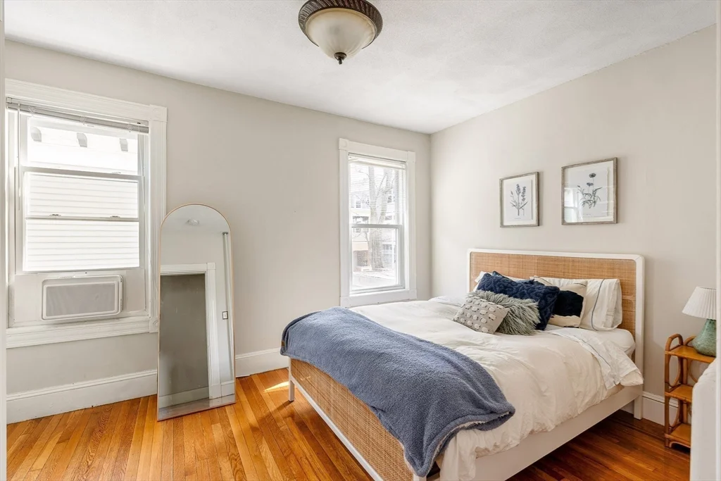 3 bed, 1 bath apartment for rent at 1524 Cambridge St Unit 3, Mid Cambridge — photo 8 of 22