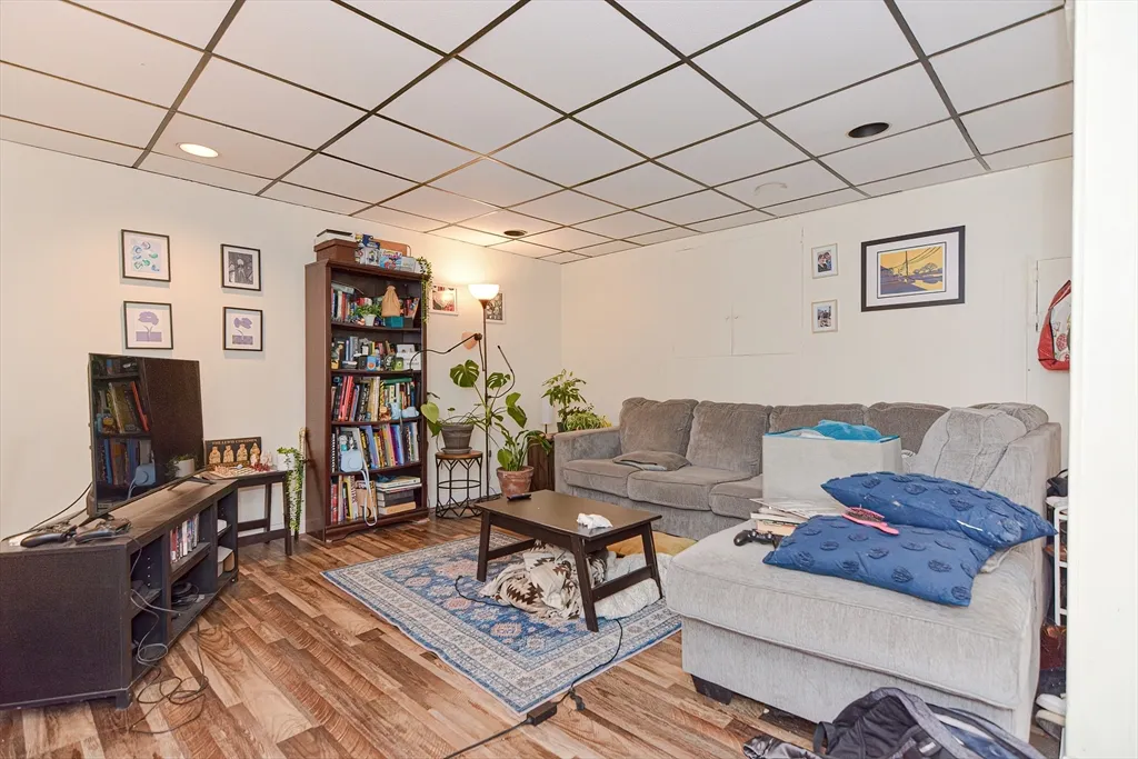2 bed, 1 bath apartment for rent at 1524 Commonwealth Ave Unit B, Brighton — photo 7 of 14