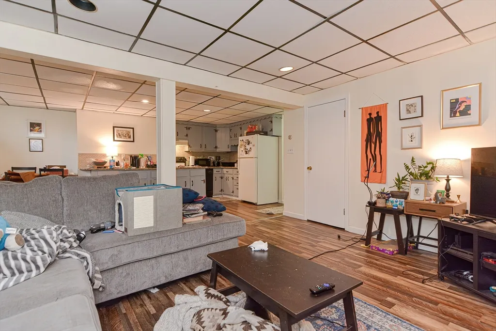 2 bed, 1 bath apartment for rent at 1524 Commonwealth Ave Unit B, Brighton — photo 6 of 14