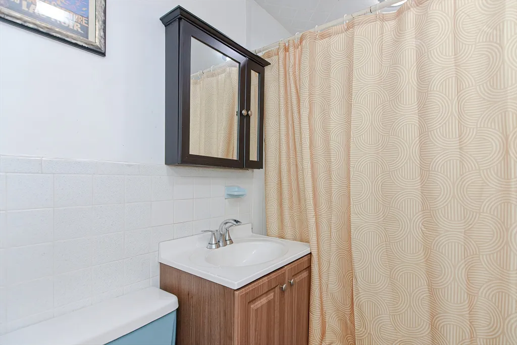 2 bed, 1 bath apartment for rent at 1524 Commonwealth Ave Unit B, Brighton — photo 9 of 14