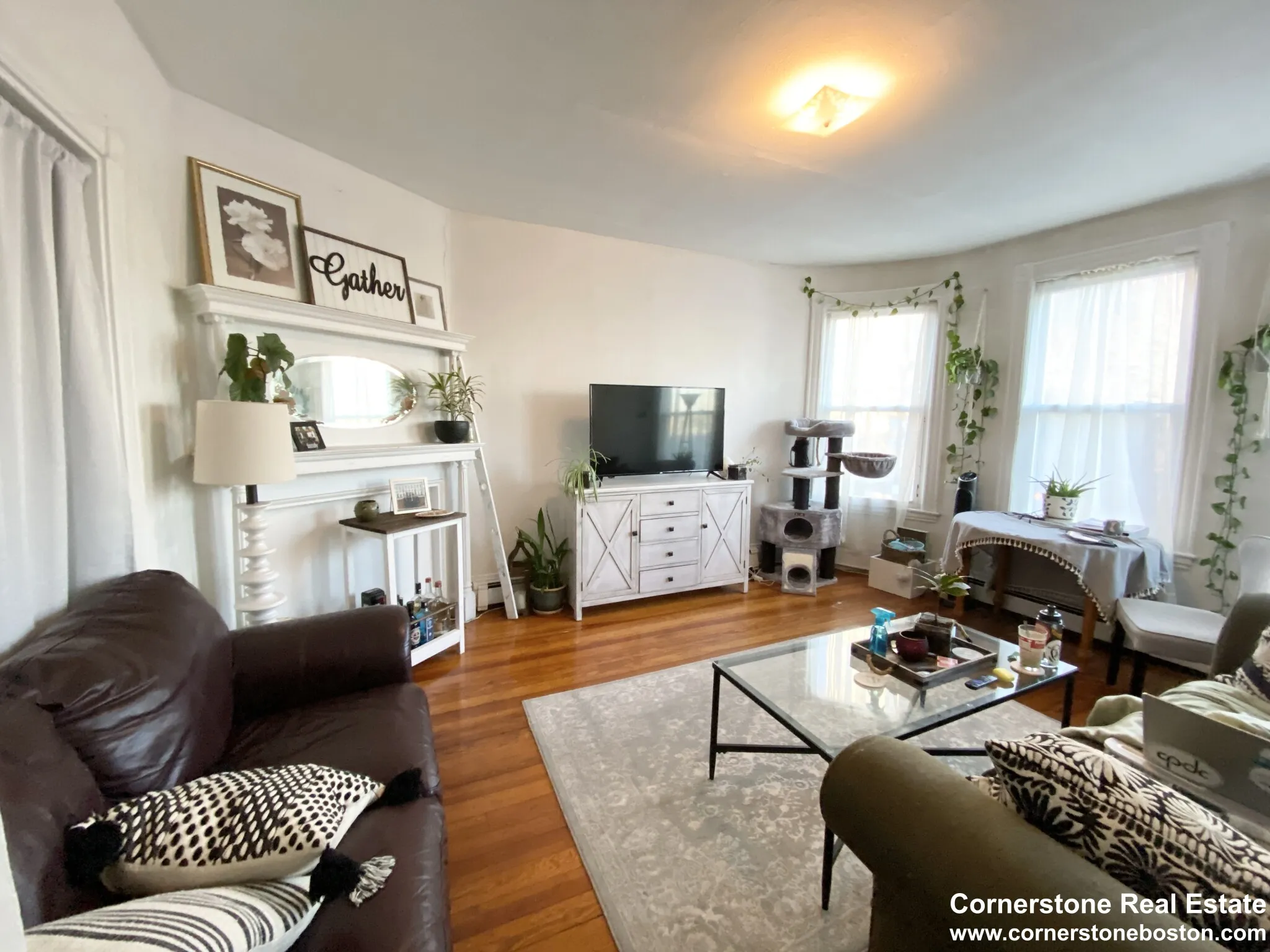 4 bed, 1 bath apartment for rent at 1524 Tremont St Unit 3, Mission Hill — photo 1 of 7