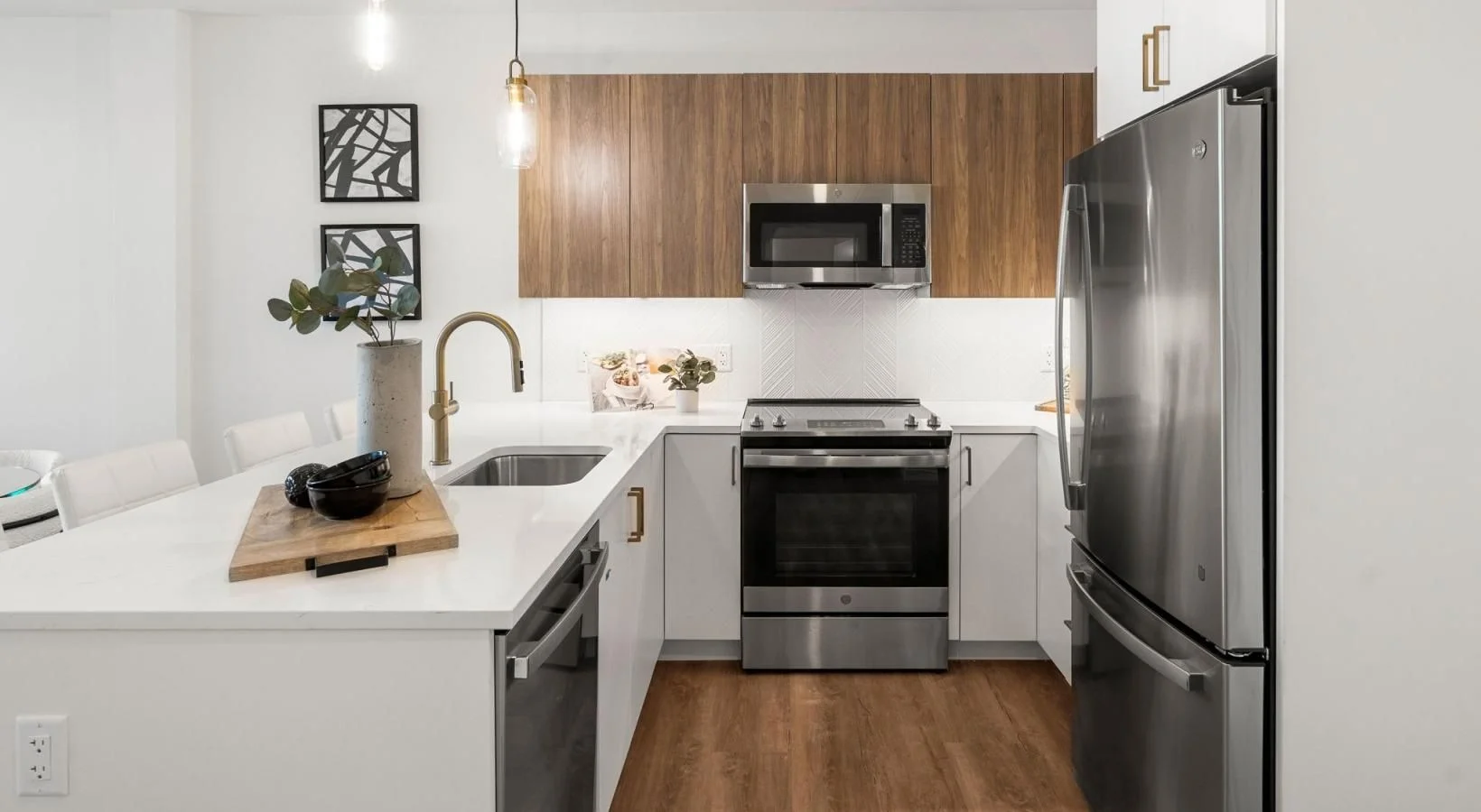2 bed, 2 bath apartment for rent at 1525 Commonwealth Ave Unit 601, Brighton — photo 3 of 12