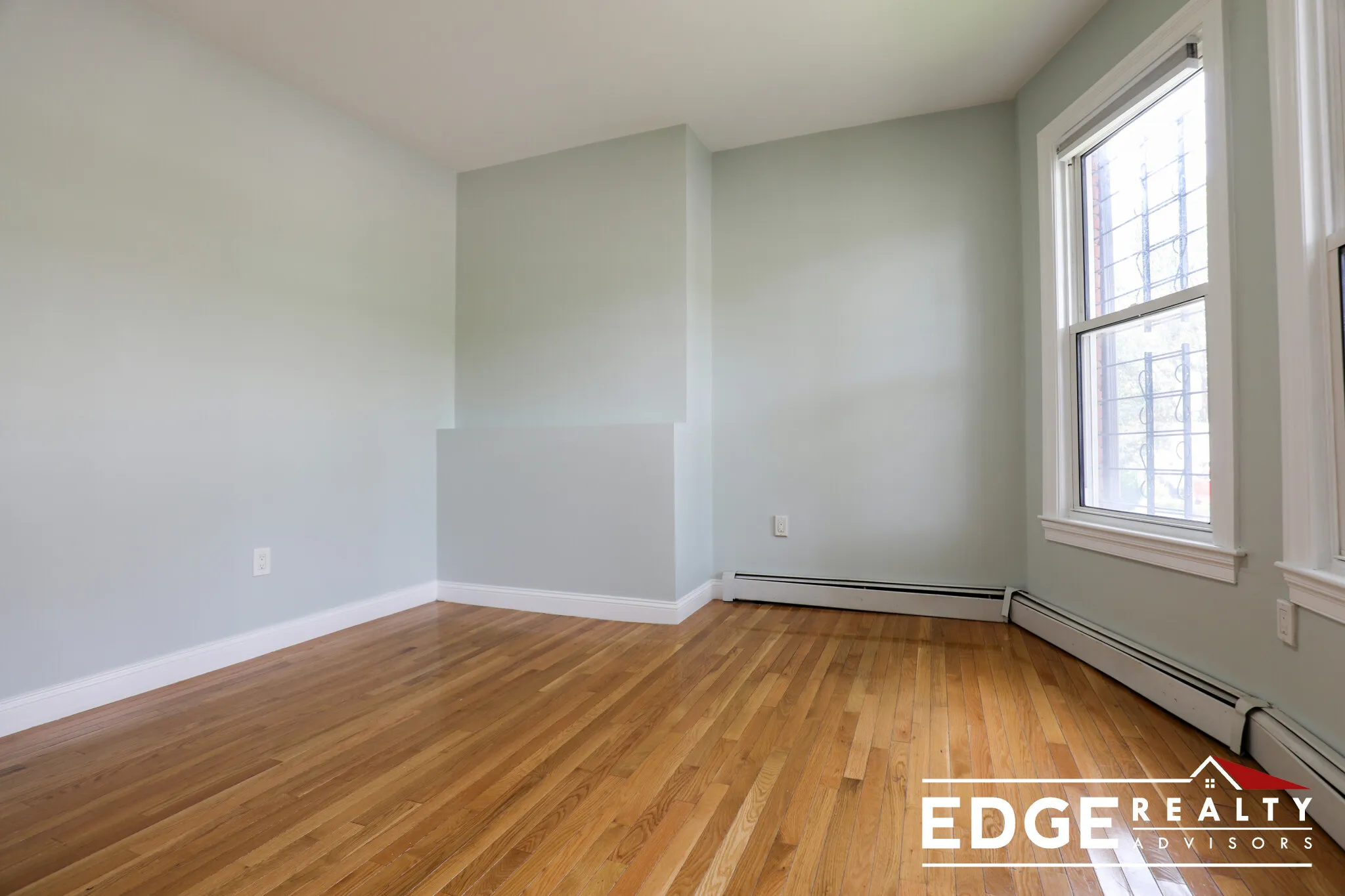 4 bed, 2 bath apartment for rent at 1526 Commonwealth Ave Unit 1, Brighton — photo 6 of 13