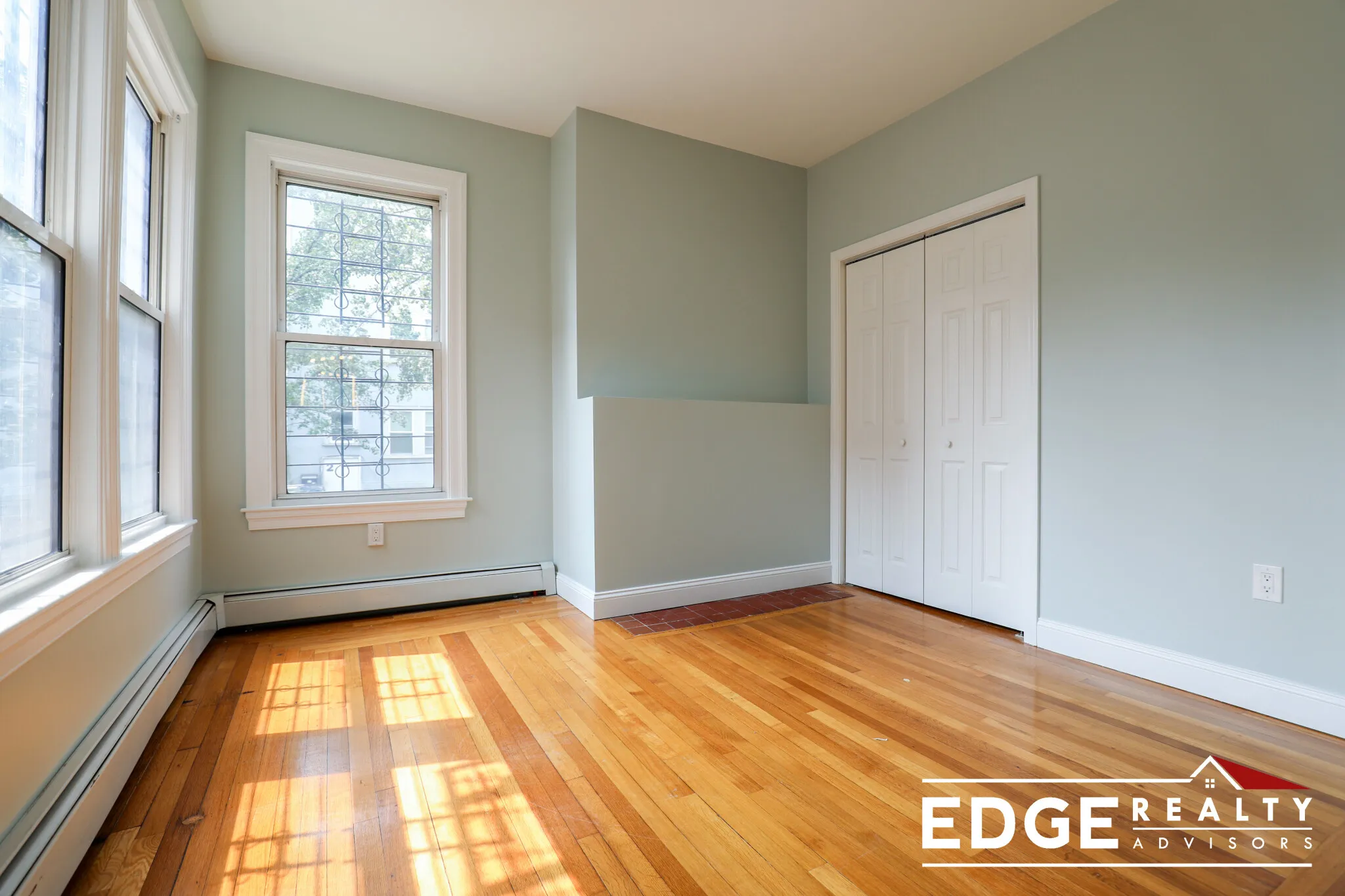 4 bed, 2 bath apartment for rent at 1526 Commonwealth Ave Unit 1, Brighton — photo 5 of 13