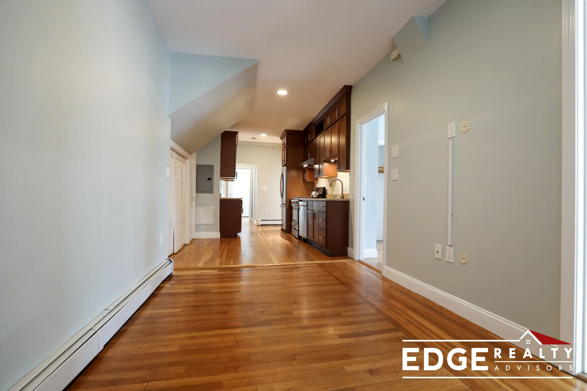 4 bed, 2 bath apartment for rent at 1526 Commonwealth Ave Unit 1, Brighton — photo 4 of 13