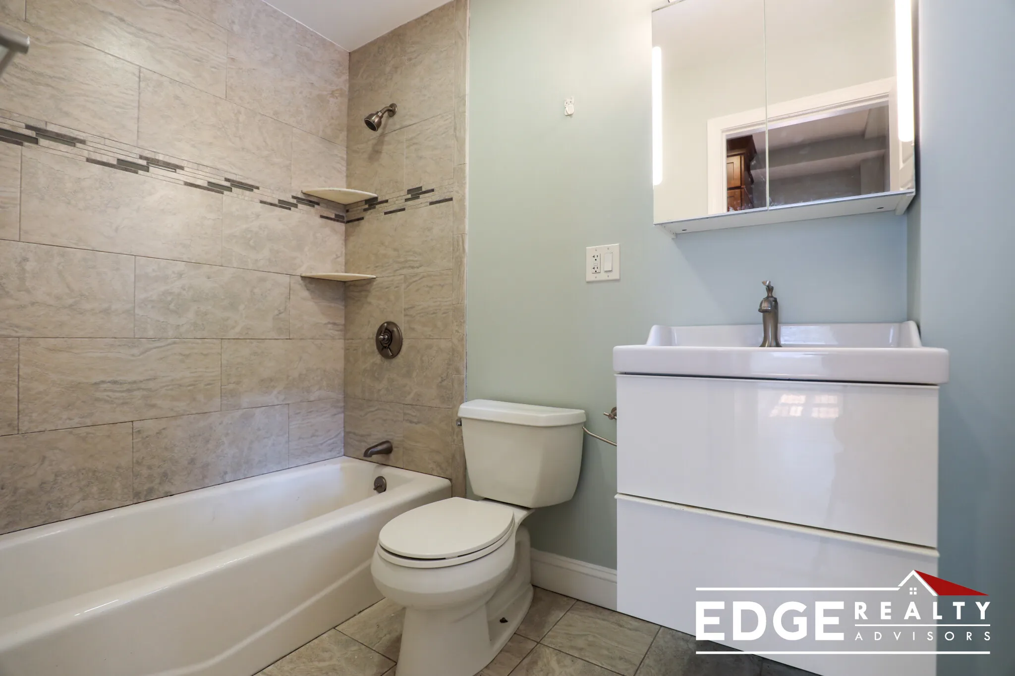 4 bed, 2 bath apartment for rent at 1526 Commonwealth Ave Unit 1, Brighton — photo 7 of 13