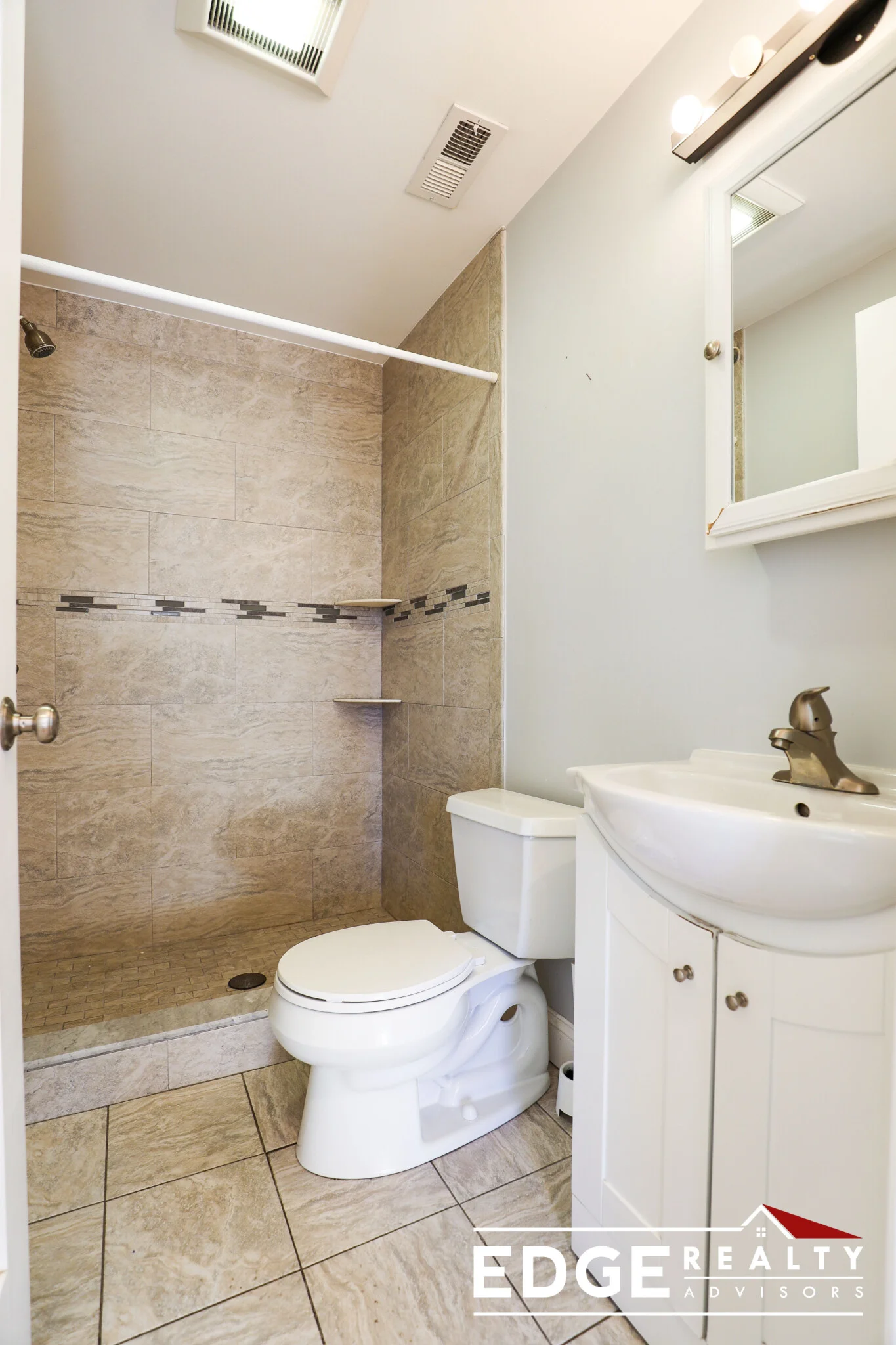 4 bed, 2 bath apartment for rent at 1526 Commonwealth Ave Unit 2, Brighton — photo 11 of 14