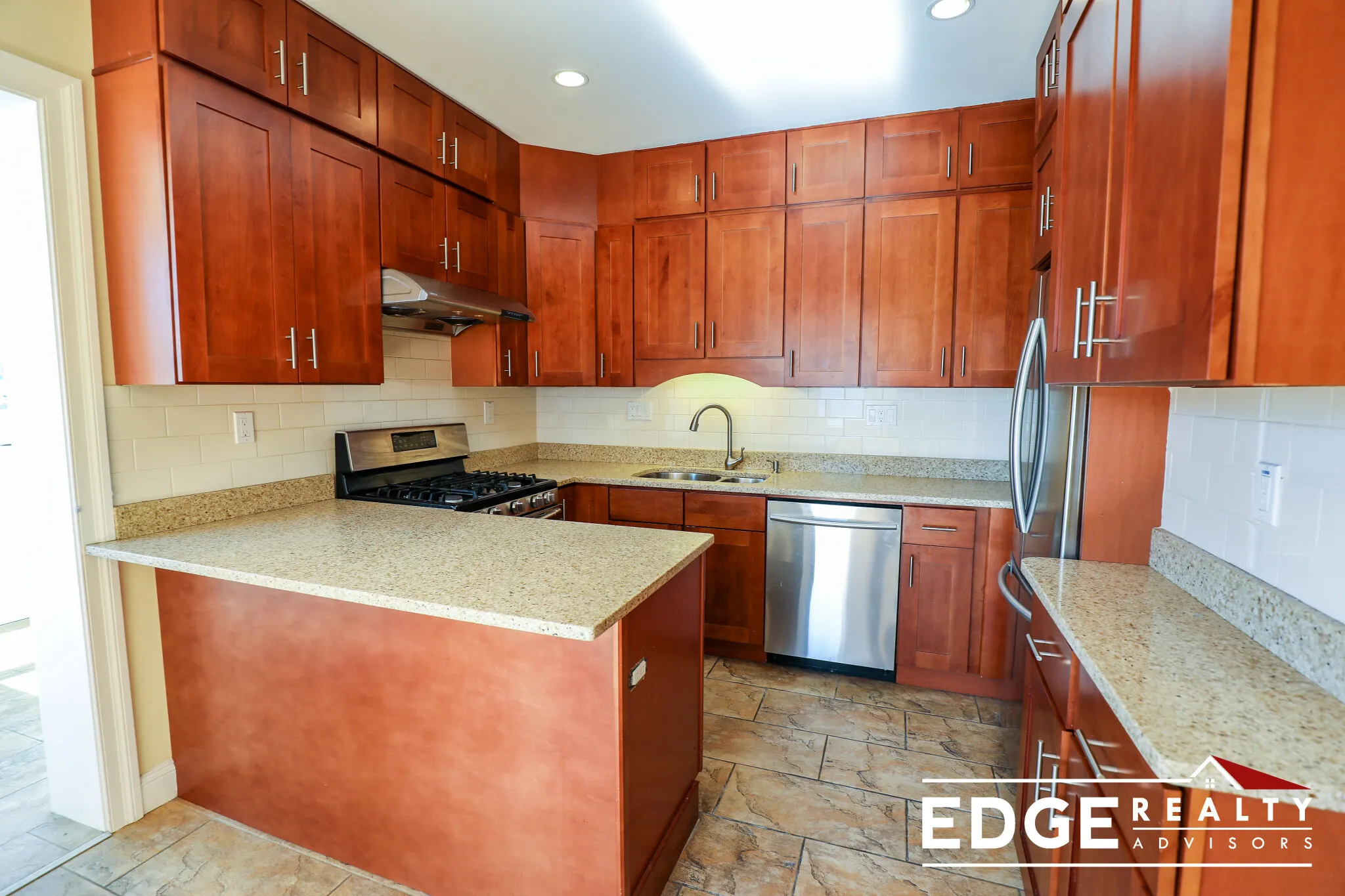 4 bed, 2 bath apartment for rent at 1526 Commonwealth Ave Unit 2, Brighton — photo 3 of 14