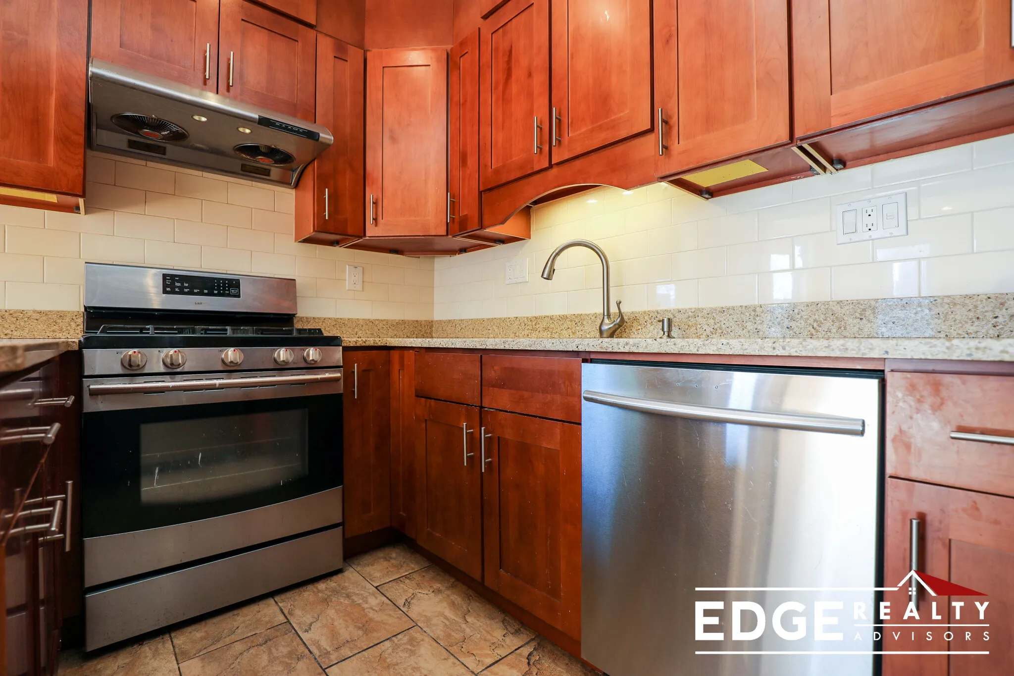 4 bed, 2 bath apartment for rent at 1526 Commonwealth Ave Unit 2, Brighton — photo 2 of 14