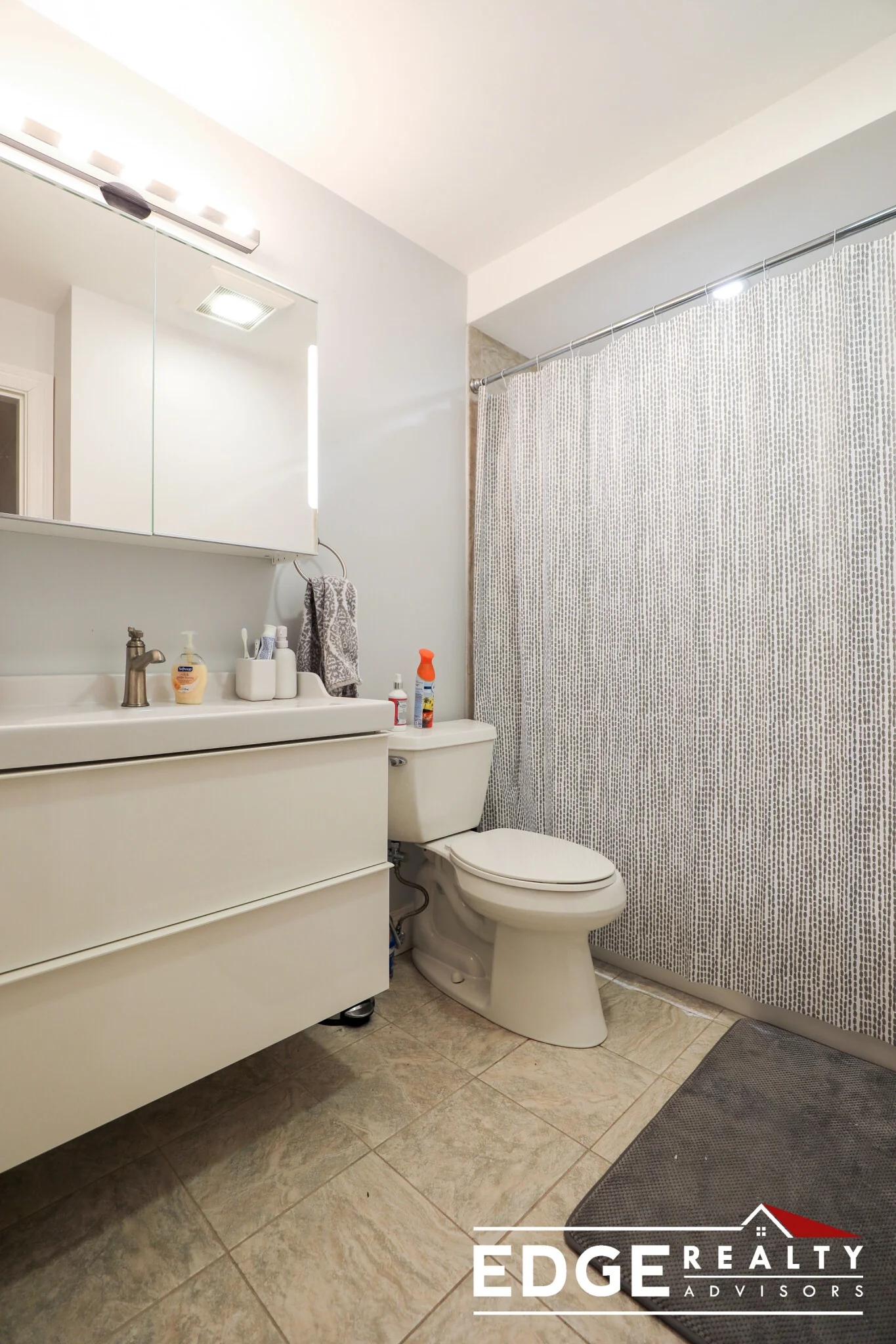 3 bed, 2 bath apartment for rent at 1526 Commonwealth Ave Unit B, Brighton — photo 8 of 11