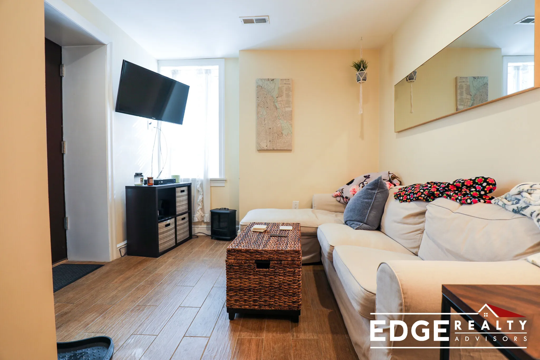3 bed, 2 bath apartment for rent at 1526 Commonwealth Ave Unit B, Brighton — photo 4 of 11