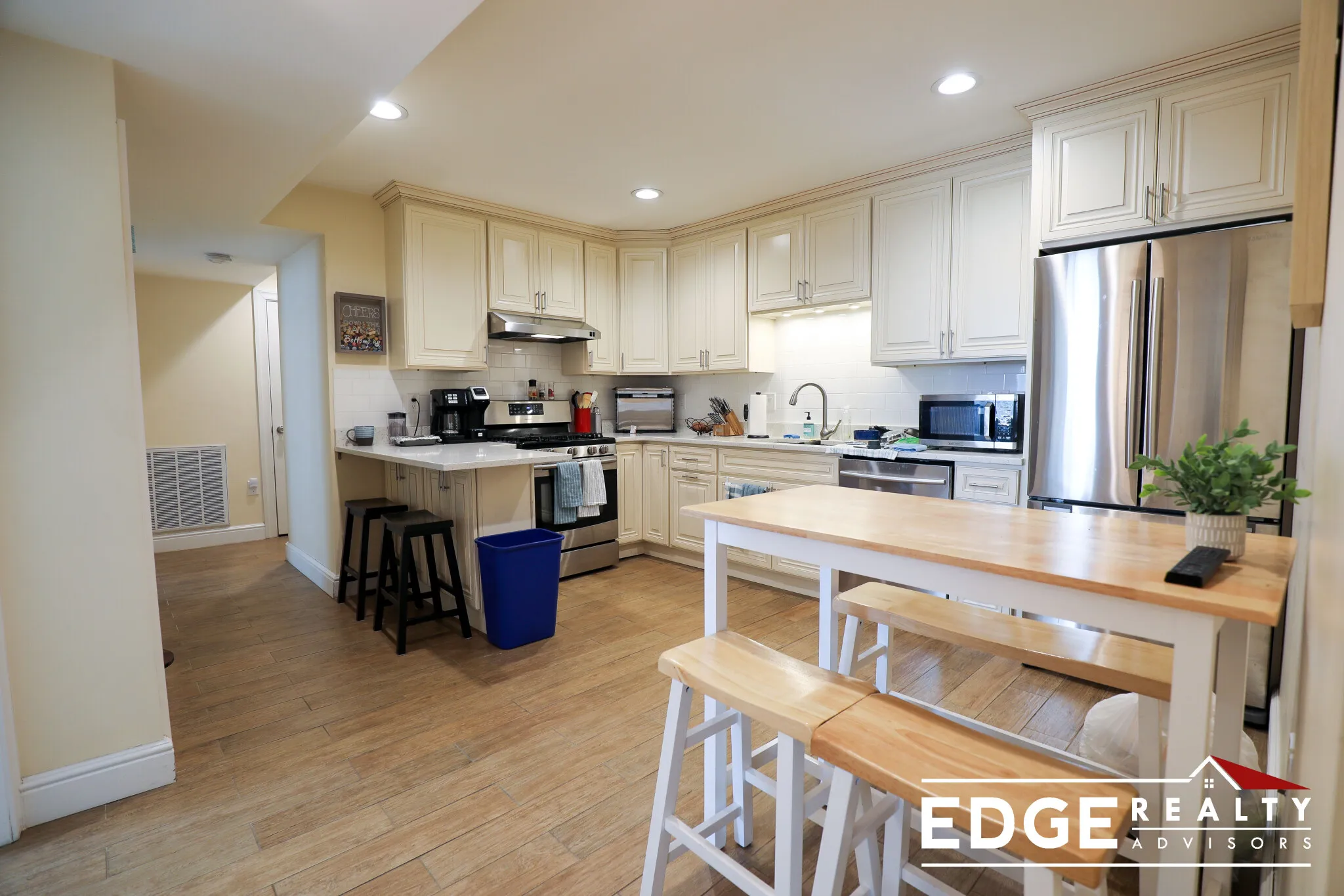 3 bed, 2 bath apartment for rent at 1526 Commonwealth Ave Unit B, Brighton