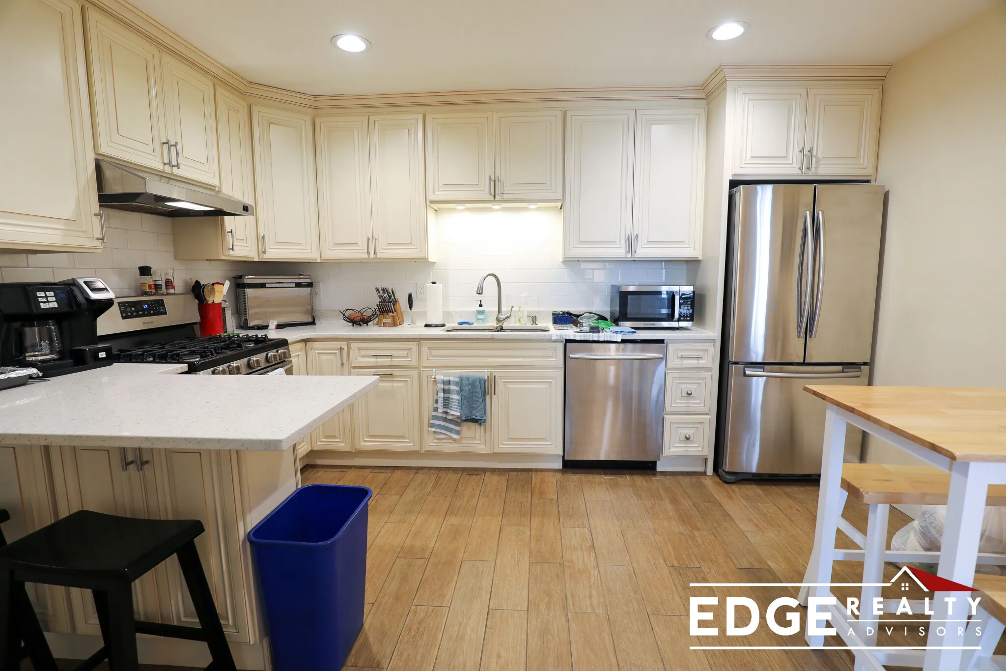3 bed, 2 bath apartment for rent at 1526 Commonwealth Ave Unit B, Brighton — photo 3 of 11