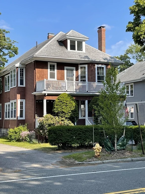 3 bed, 1 bath apartment for rent at 1526 Mystic Valley Pkwy Unit A, Medford
