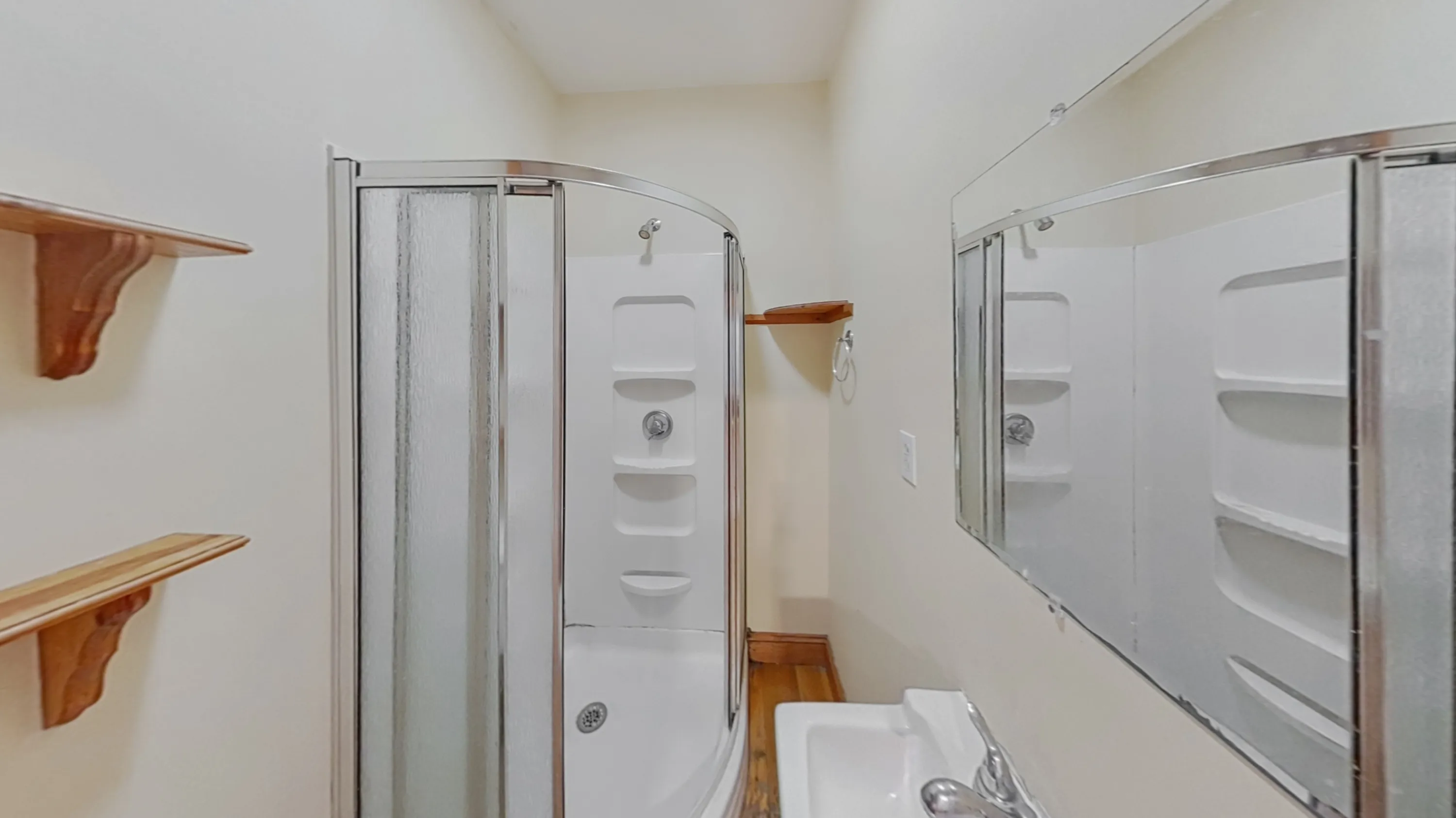 5 bed, 2 bath apartment for rent at 1526 Tremont St Unit 3, Mission Hill — photo 8 of 9
