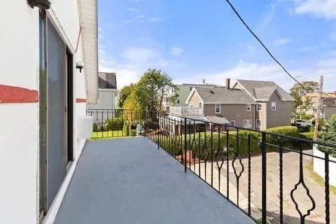 1 bed, 1 bath apartment for rent at 153A Belmont St Unit 2, Everett — photo 1 of 12