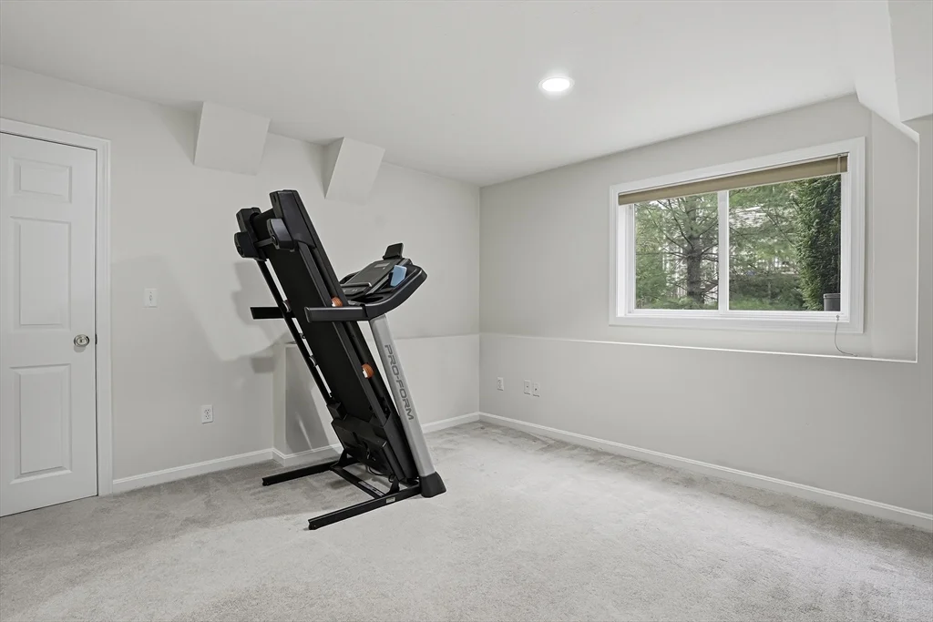 2 bed, 2 bath apartment for rent at 153 America Blvd Unit 153, Ashland — photo 36 of 41