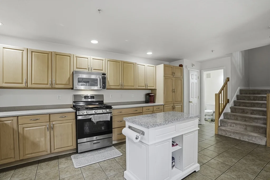 2 bed, 2 bath apartment for rent at 153 America Blvd Unit 153, Ashland — photo 16 of 41