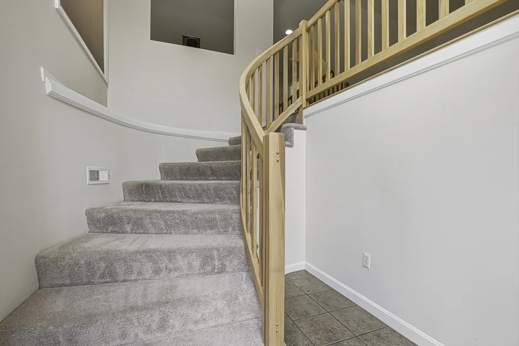 2 bed, 2 bath apartment for rent at 153 America Blvd Unit 153, Ashland — photo 4 of 41